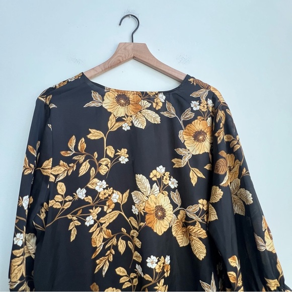 Zac & Rachel Button Down Loop Satin Blouse Plus 1X Black Gold Floral $48 Ruffle - Picture 11 of 14